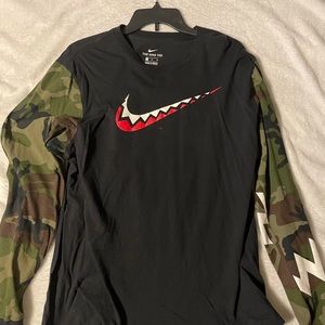 Black Nike long sleeve t shirt